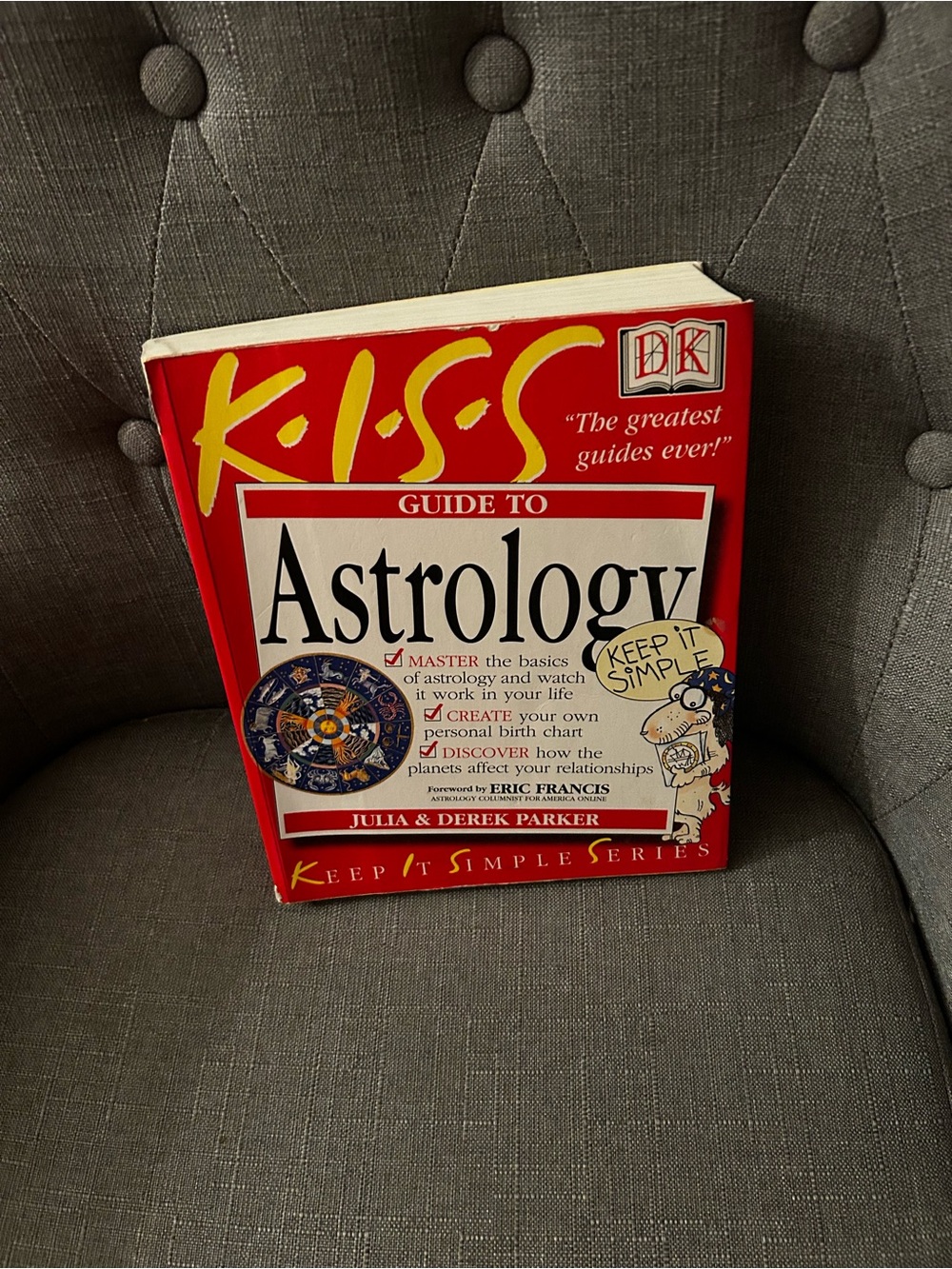 Kiss Guide to Astrology - Red paperback book
